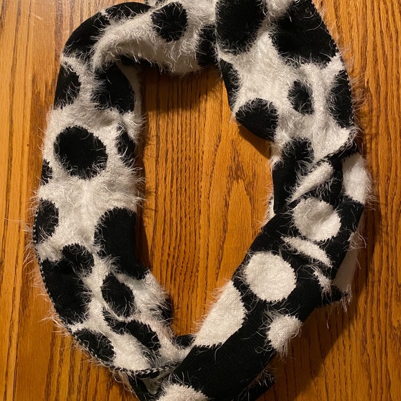 NWT Infinity Scarf - Picture 4 of 4